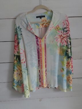 Julian Chang Butterfly Top S